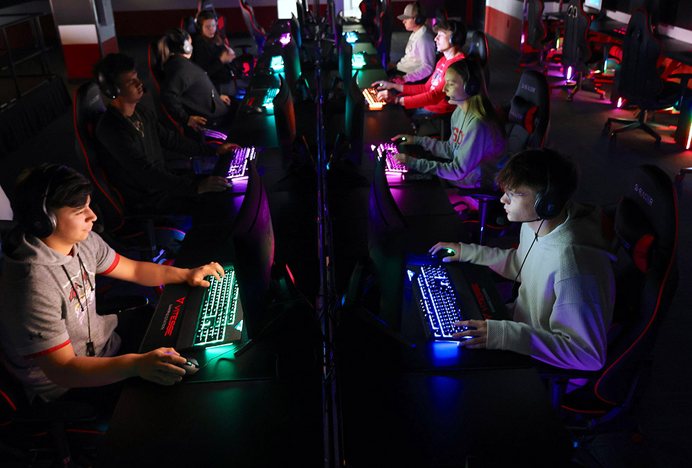 Students in eSports Arena