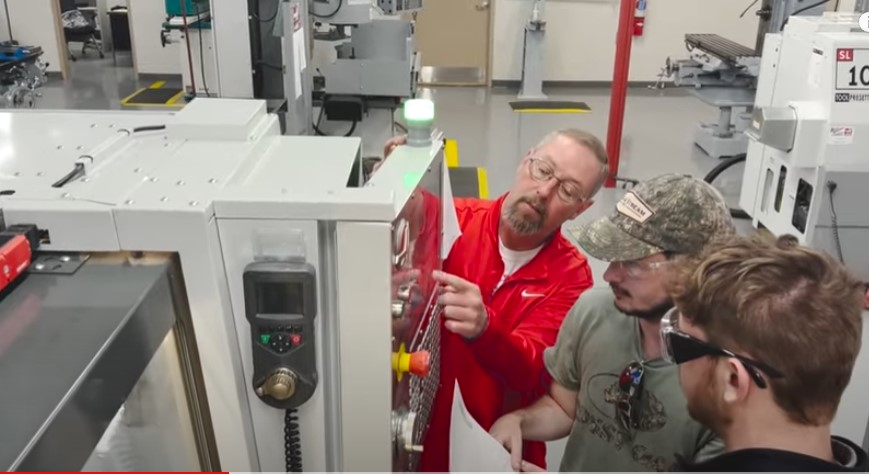 Students and instructor in SCC Precision Machining lab